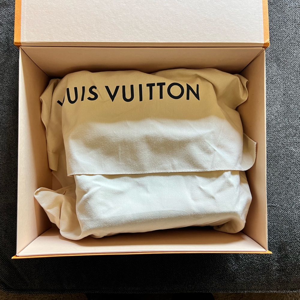 Louis Vuitton Pink and Gold Shoulder Bag - Picture 6 of 7